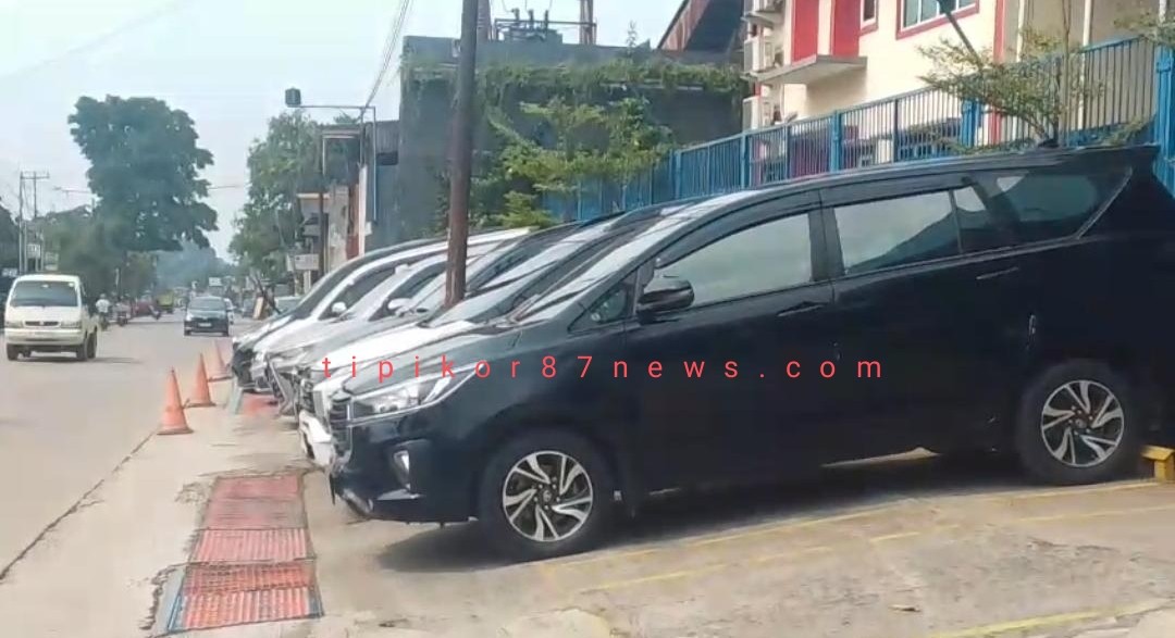 PT. JPC Gunung Putri Melawan Hukum, Parkir Kendaraan di Trotoar, Ini Kata Kabidlantas Dishub Kabupaten Bogor IMG_20260506_200205.jpg